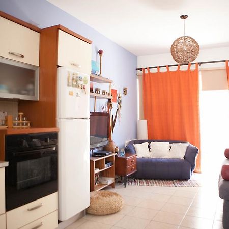 Aquarian Beachfront Apartment ラルナカ エクステリア 写真