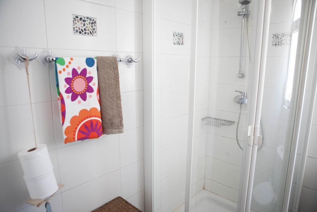 Aquarian Beachfront Apartment ラルナカ エクステリア 写真
